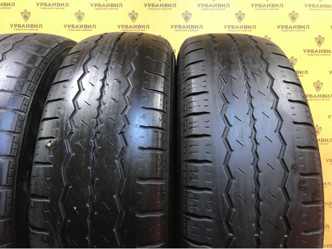 Hankook Radial RA08 215/70 R16C 108/106T