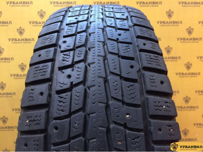 Dunlop SP Winter Ice 01 215/70 R16