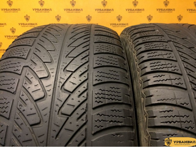 Goodyear UltraGrip 8 Performance 215/55 R17