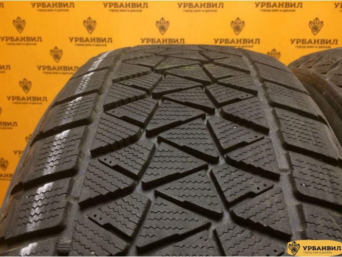 Bridgestone Blizzak DM-V2 255/55 R18