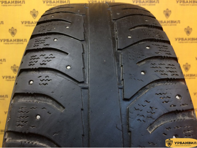 Bridgestone Ice Cruiser 7000 215/70 R16 100T