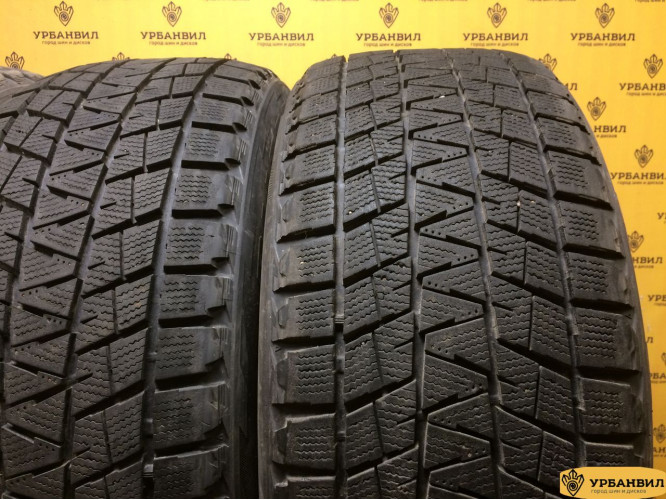 Bridgestone Blizzak DM-V1 275/45 R20 110R