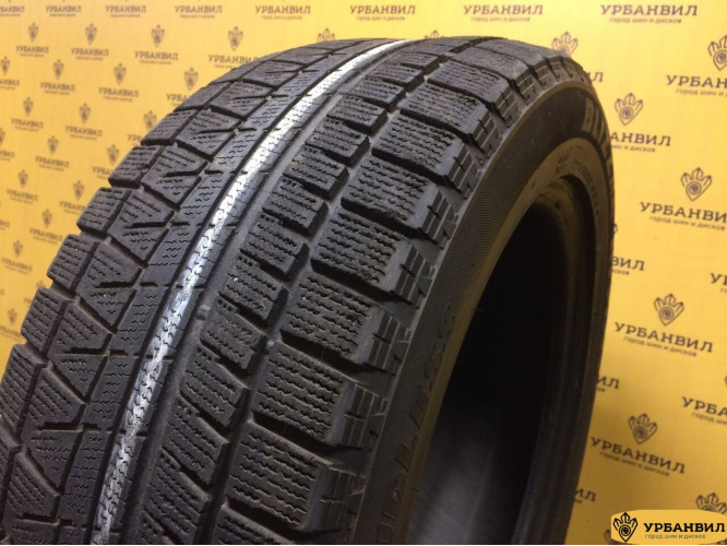 Bridgestone Blizzak Revo GZ 225/55 R17 97S