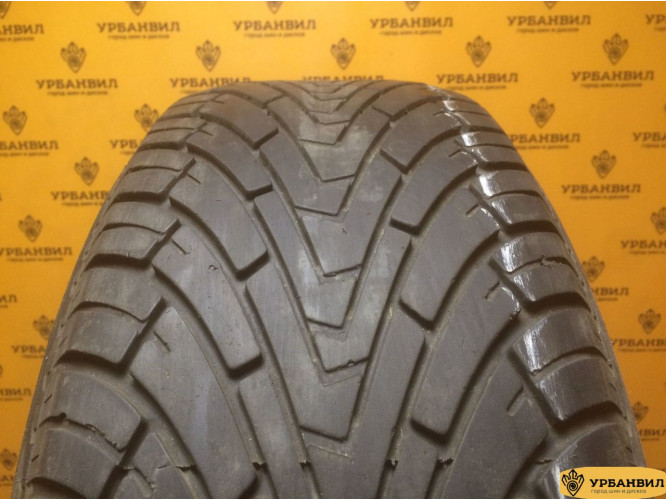 Goodyear Wrangler F1 235/65 R17 104V