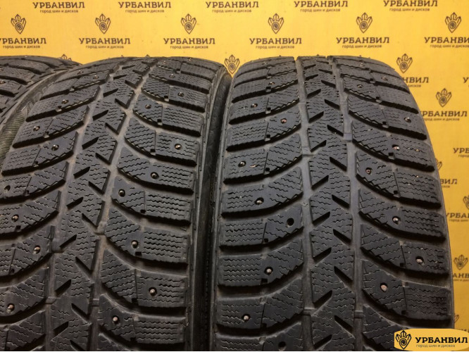 Bridgestone Ice Cruiser 5000 215/45 R17 90T