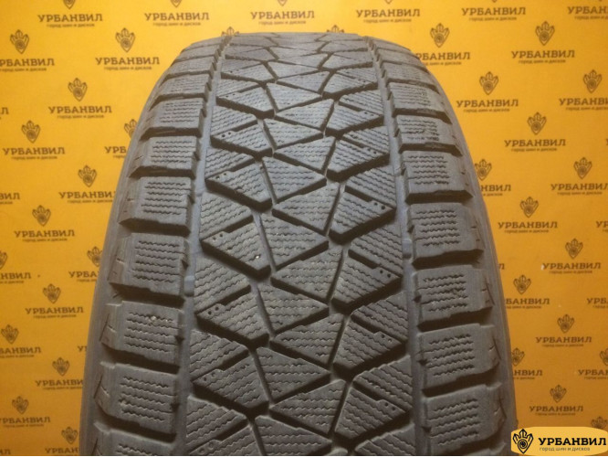 Bridgestone Blizzak DM-V2 235/55 R19 105T